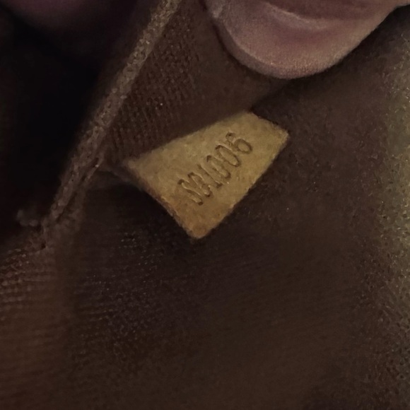 Louis Vuitton Popincourt Haut Tote Bag - Picture 15 of 16